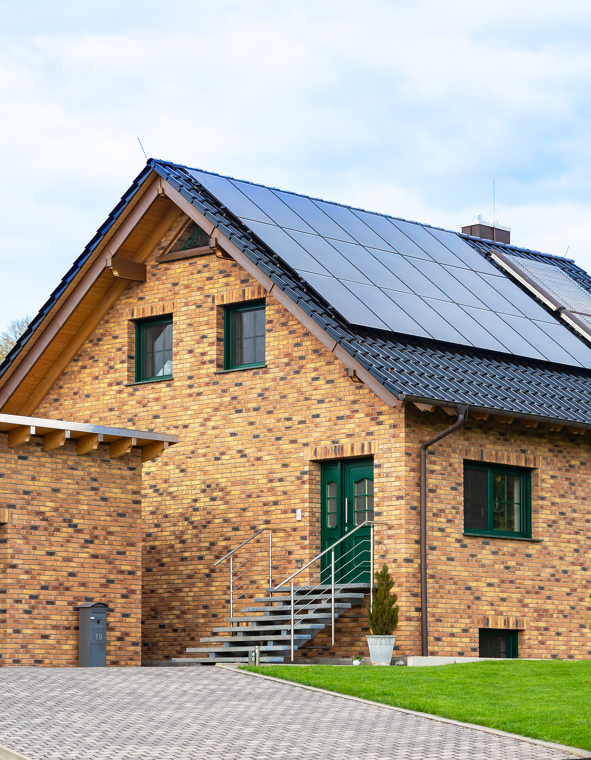 Haus mit Solaranlage auf Dach